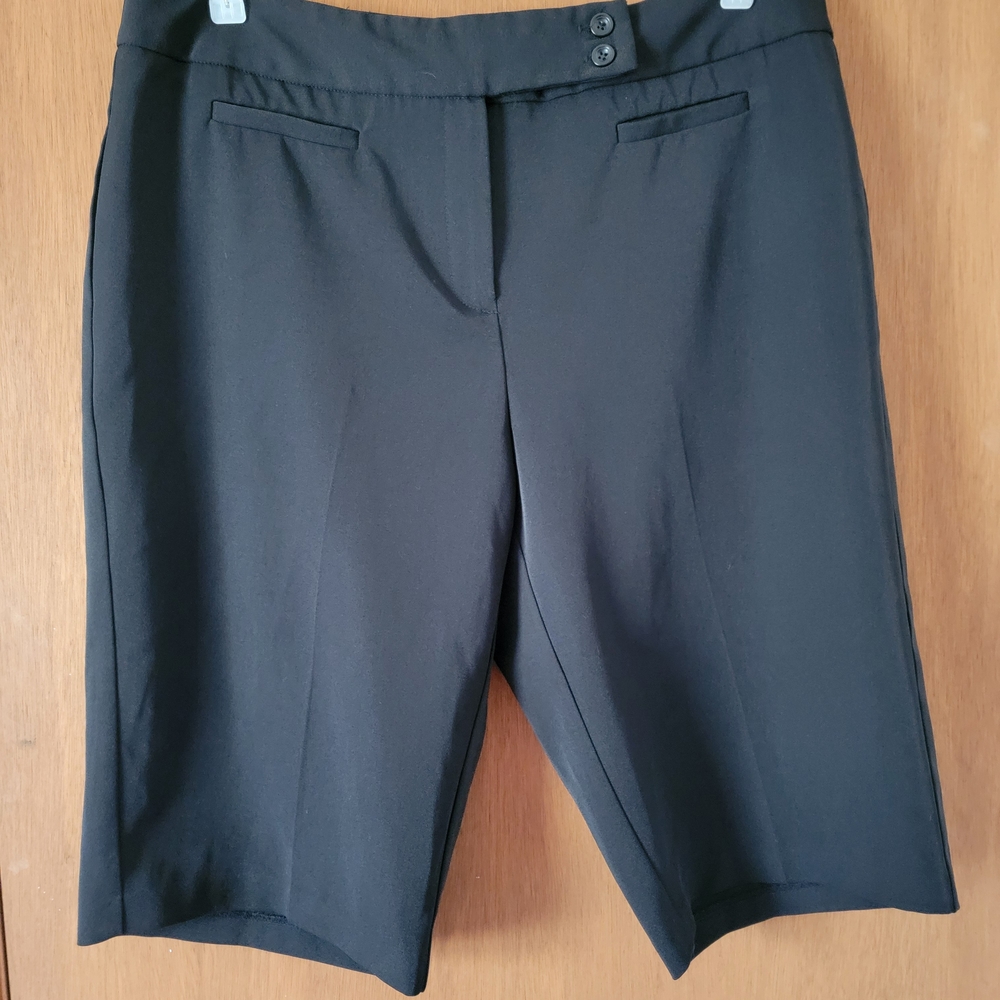 Dressbarn Black Bermuda Dress Shorts Modern Cut Size 16W
